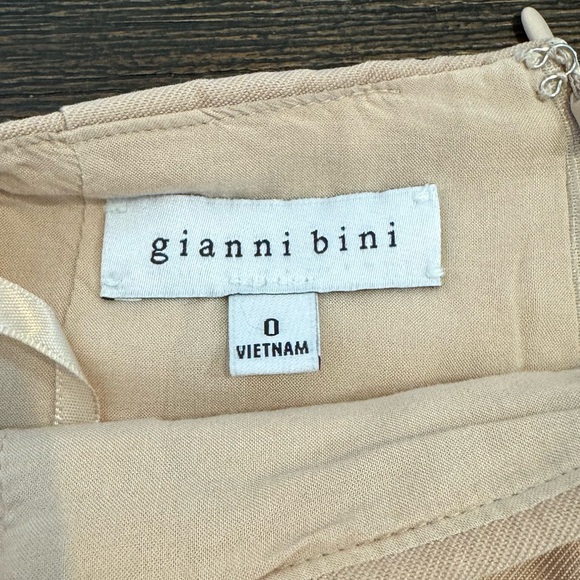 Gianni Bini cream tapered mid-rise skirt - Picture 3 of 3